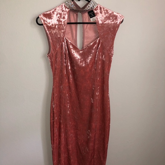 Pink faux velvet dress - Picture 2 of 2